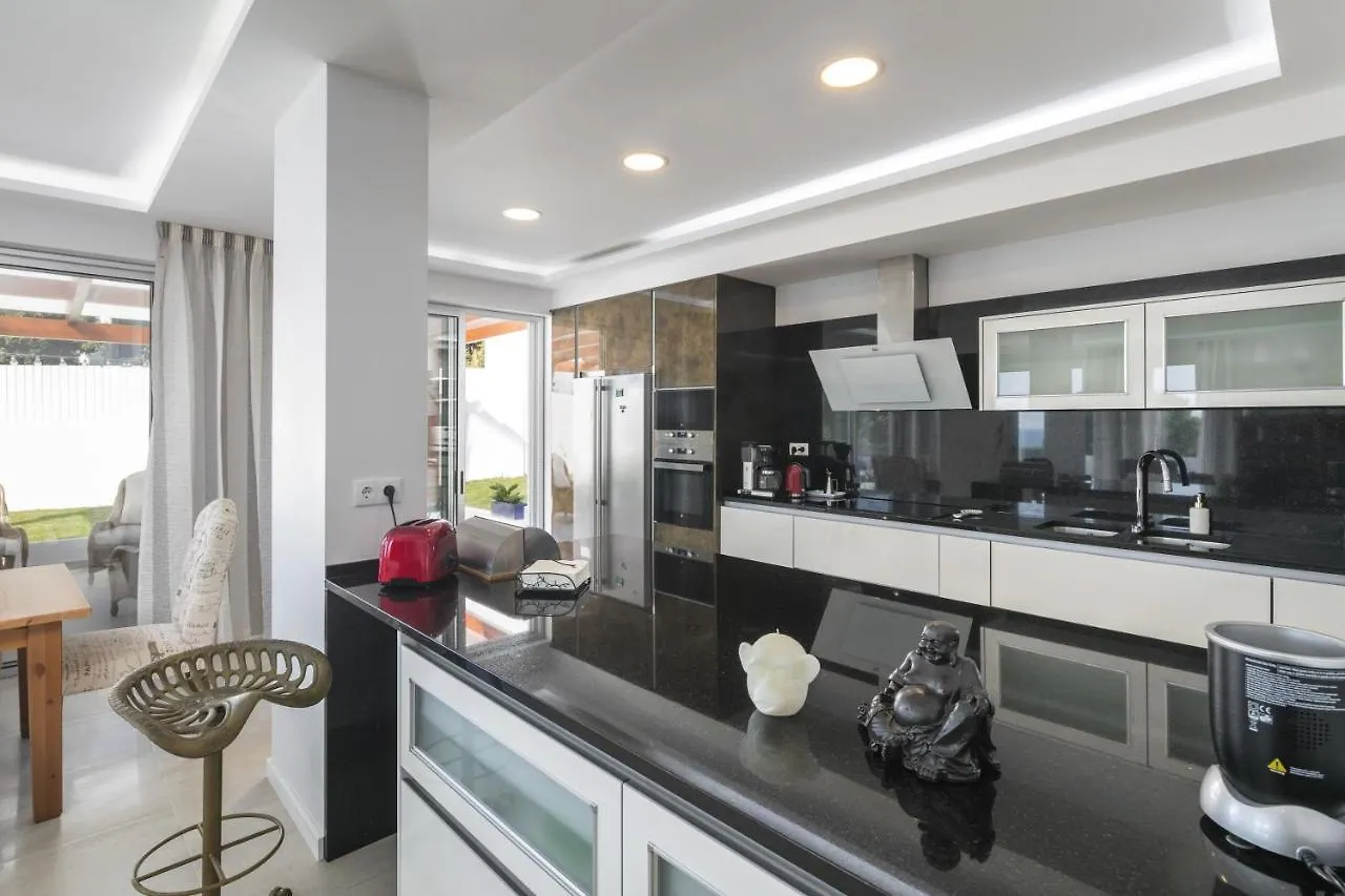 Magnificent Ferragudo Villa Casa Encantada 3 Bedrooms Stunning Sea Views Private Pool 0*, Ferragudo (Faro)